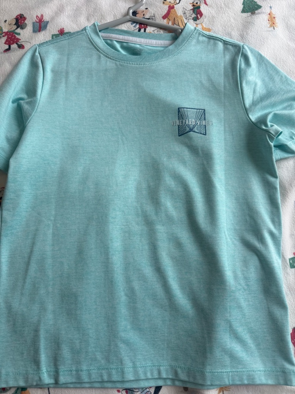 Vineyard vines performance T shirt size 6